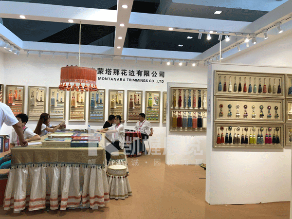 大連蒙娜花邊展臺搭建