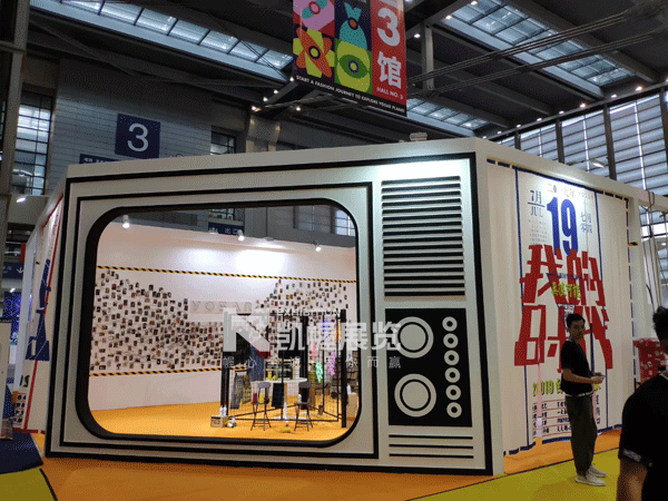 深圳服裝展廳設(shè)計